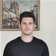 Estudiante de biotecnología da clases de quimica y biología a estudiantes de ESO y bachillerato